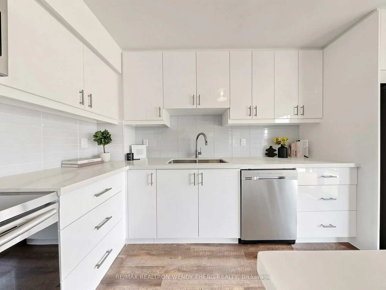 4, GARIBALDI, Holly, Barrie
