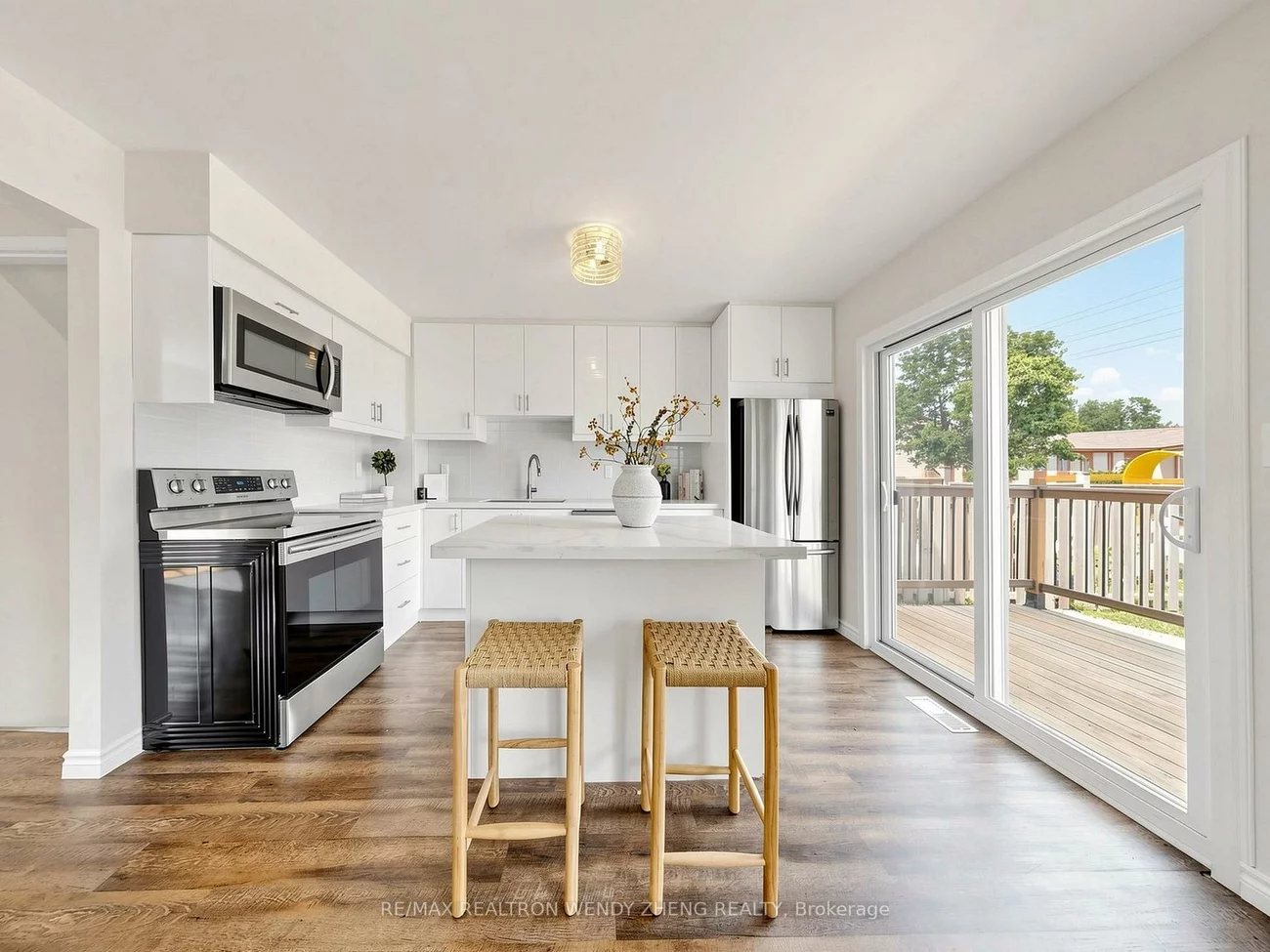 4, GARIBALDI, Holly, Barrie