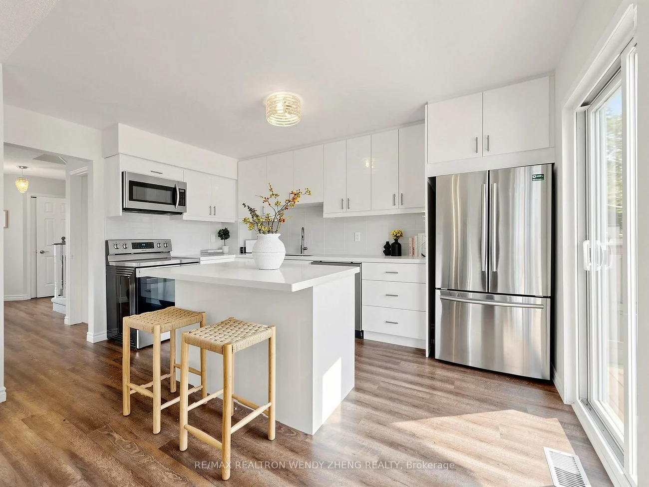 4, GARIBALDI, Holly, Barrie