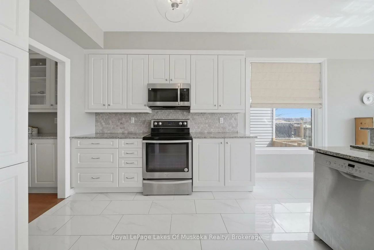 76, Succession, Innis-Shore, Barrie