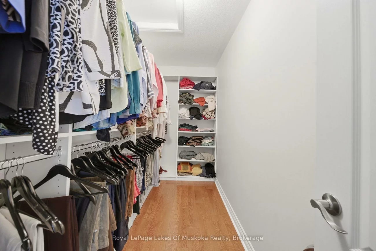 76, Succession, Innis-Shore, Barrie