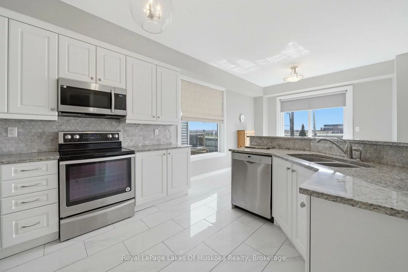 76, Succession, Innis-Shore, Barrie