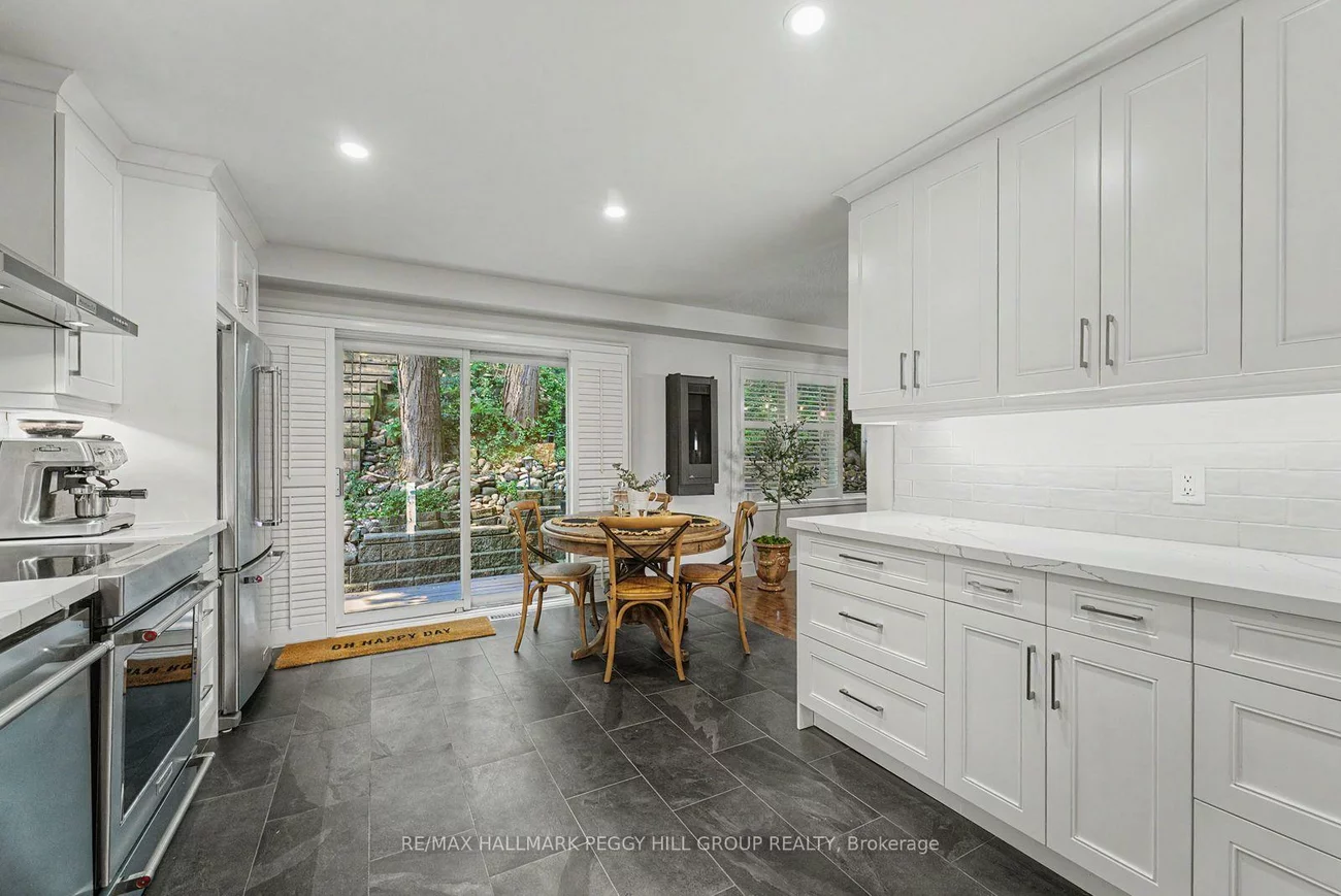 176B, Collier, Codrington, Barrie