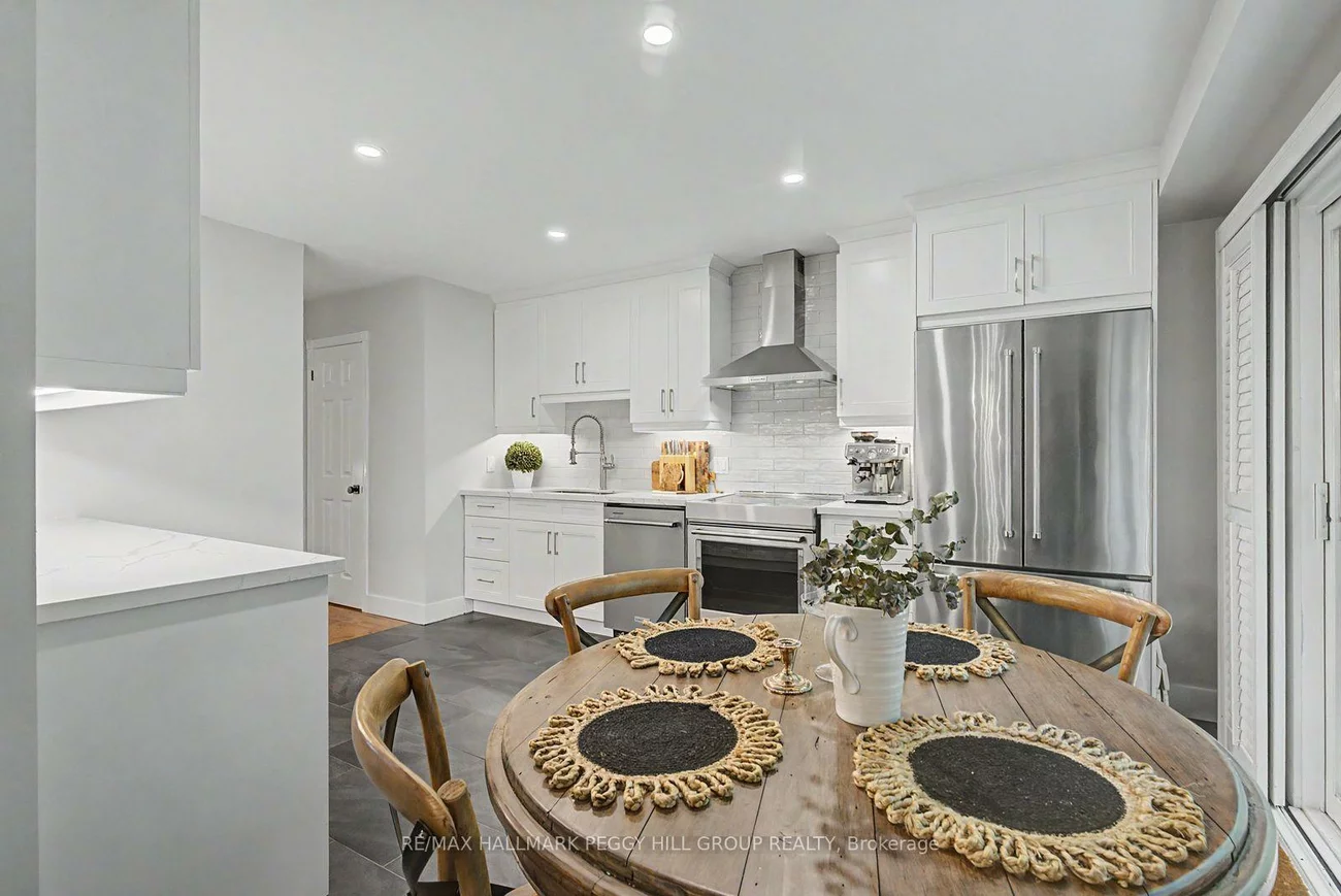 176B, Collier, Codrington, Barrie