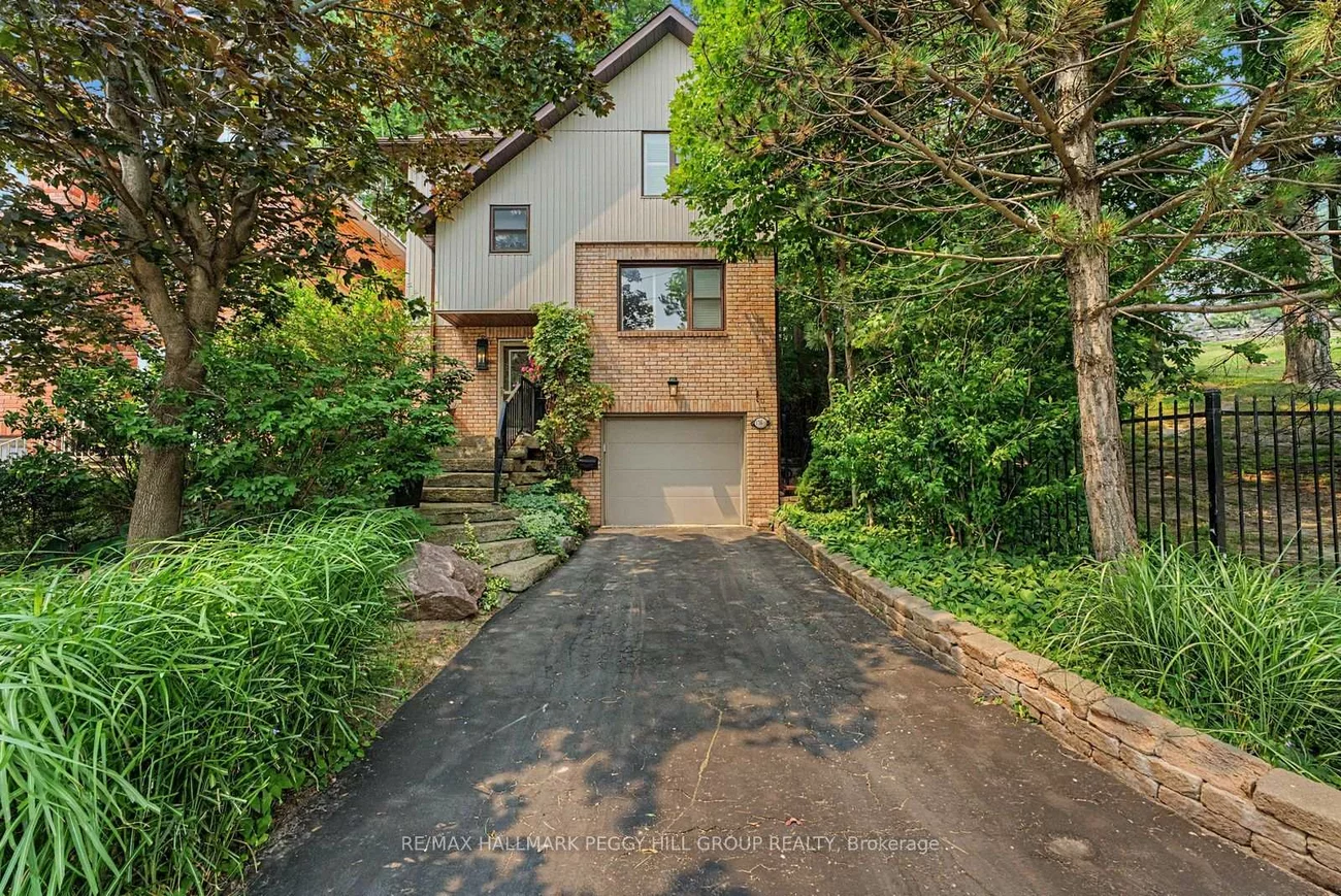 176B, Collier, Codrington, Barrie