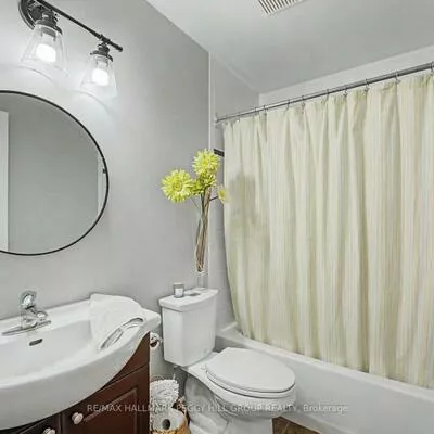 176B, Collier, Codrington, Barrie