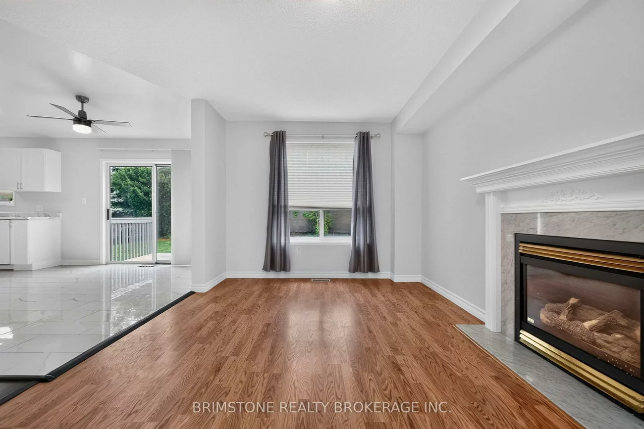 28, Selkirk, Holly, Barrie