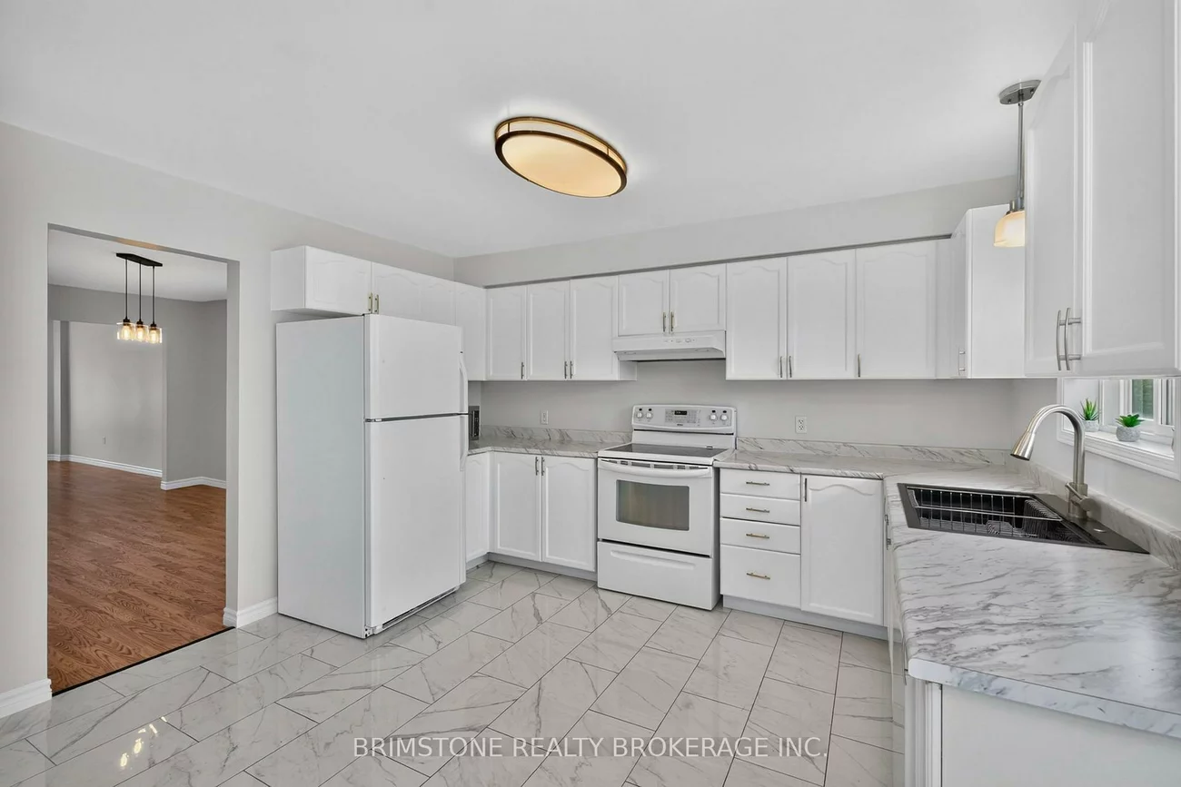 28, Selkirk, Holly, Barrie