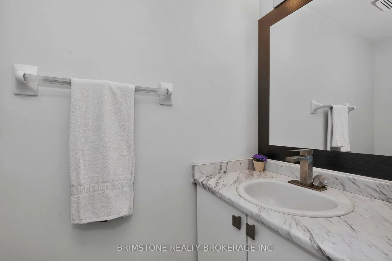 28, Selkirk, Holly, Barrie