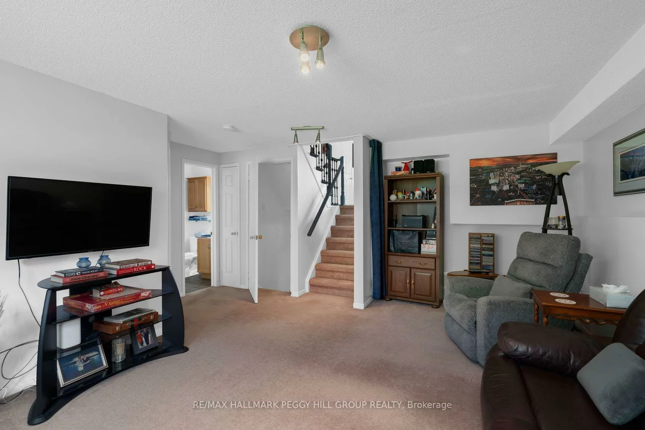 18, Draper, Painswick North, Barrie