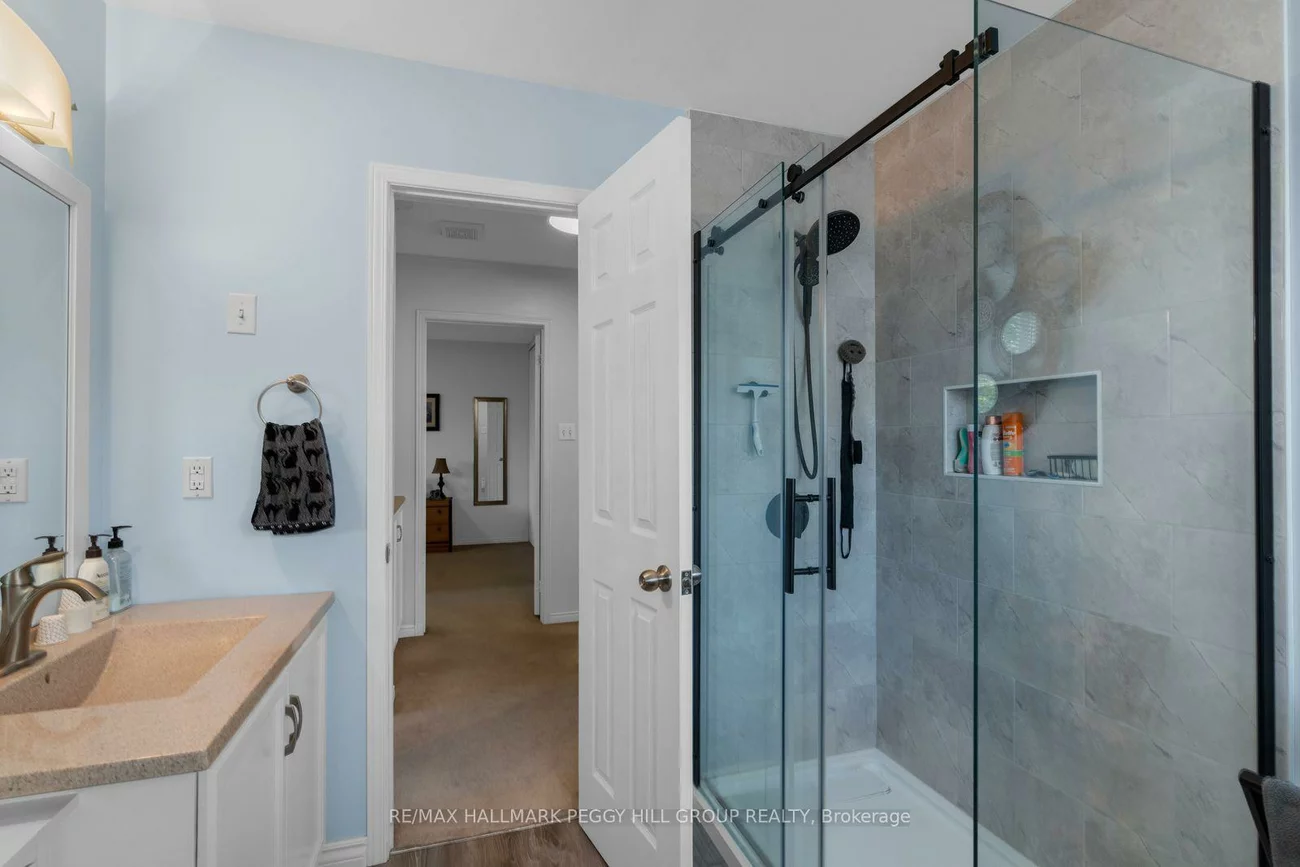 18, Draper, Painswick North, Barrie