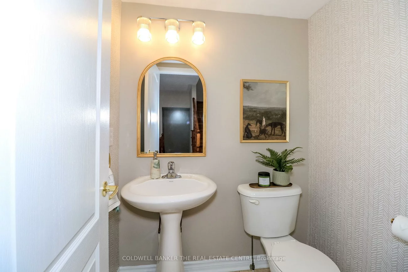 22, Maple Crown, Innis-Shore, Barrie