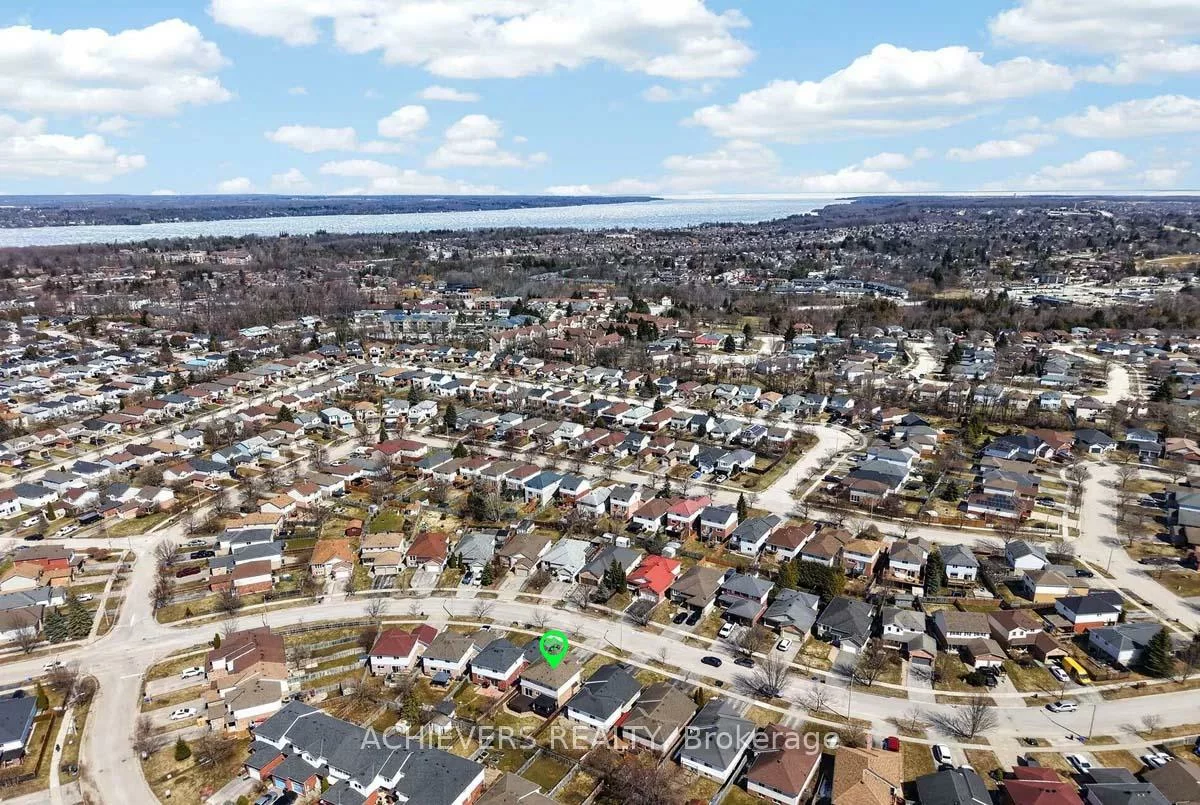 66, Leggott, Painswick North, Barrie