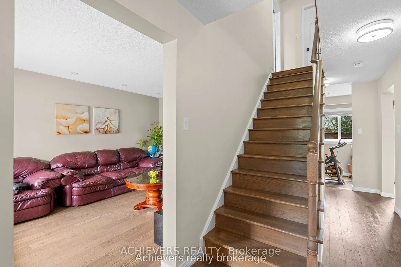 66, Leggott, Painswick North, Barrie
