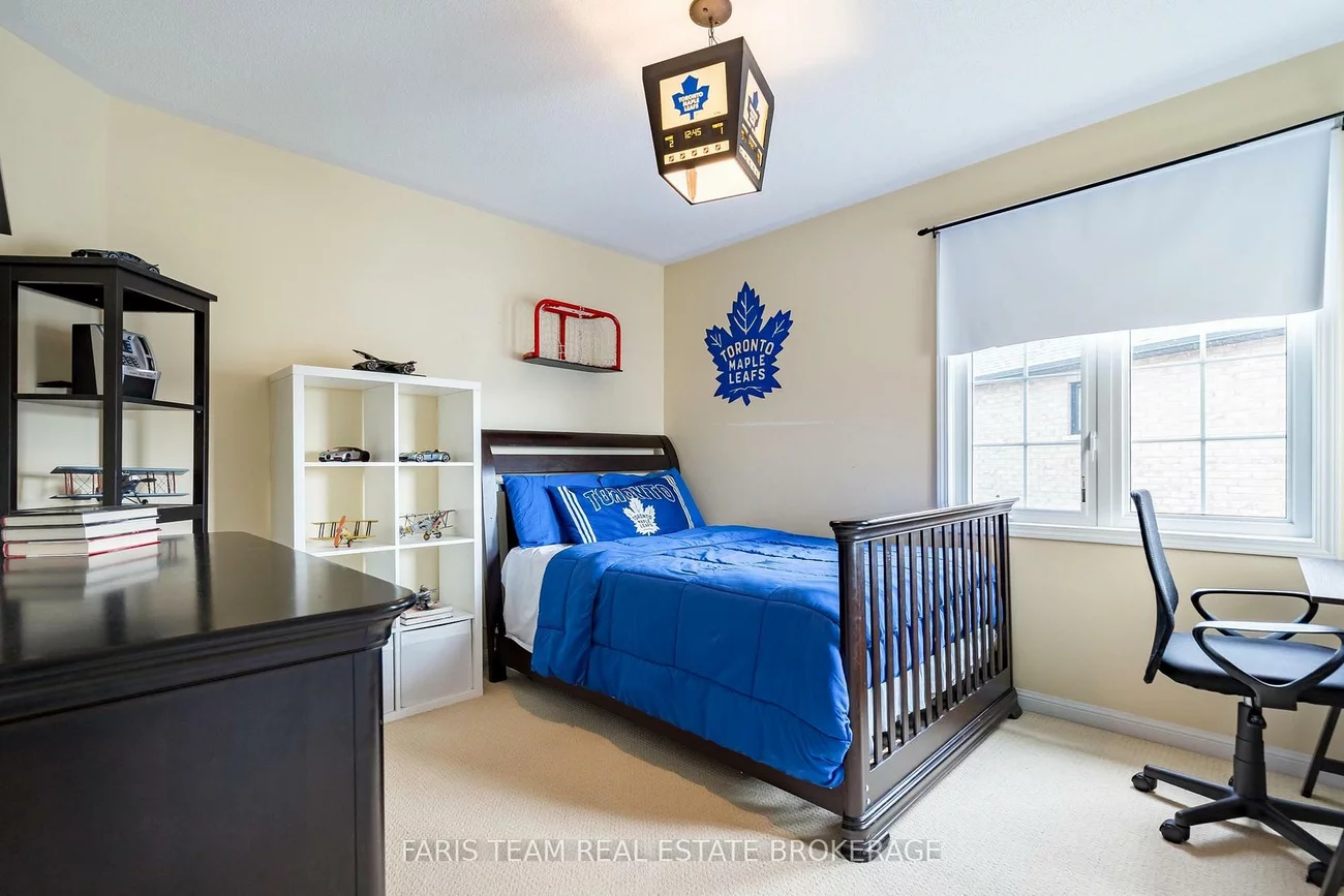 111, Monarchy, Innis-Shore, Barrie