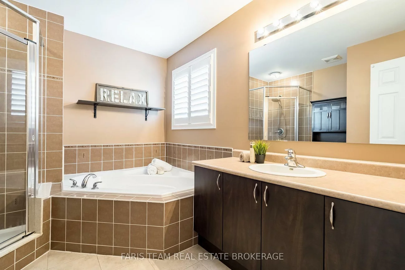 111, Monarchy, Innis-Shore, Barrie