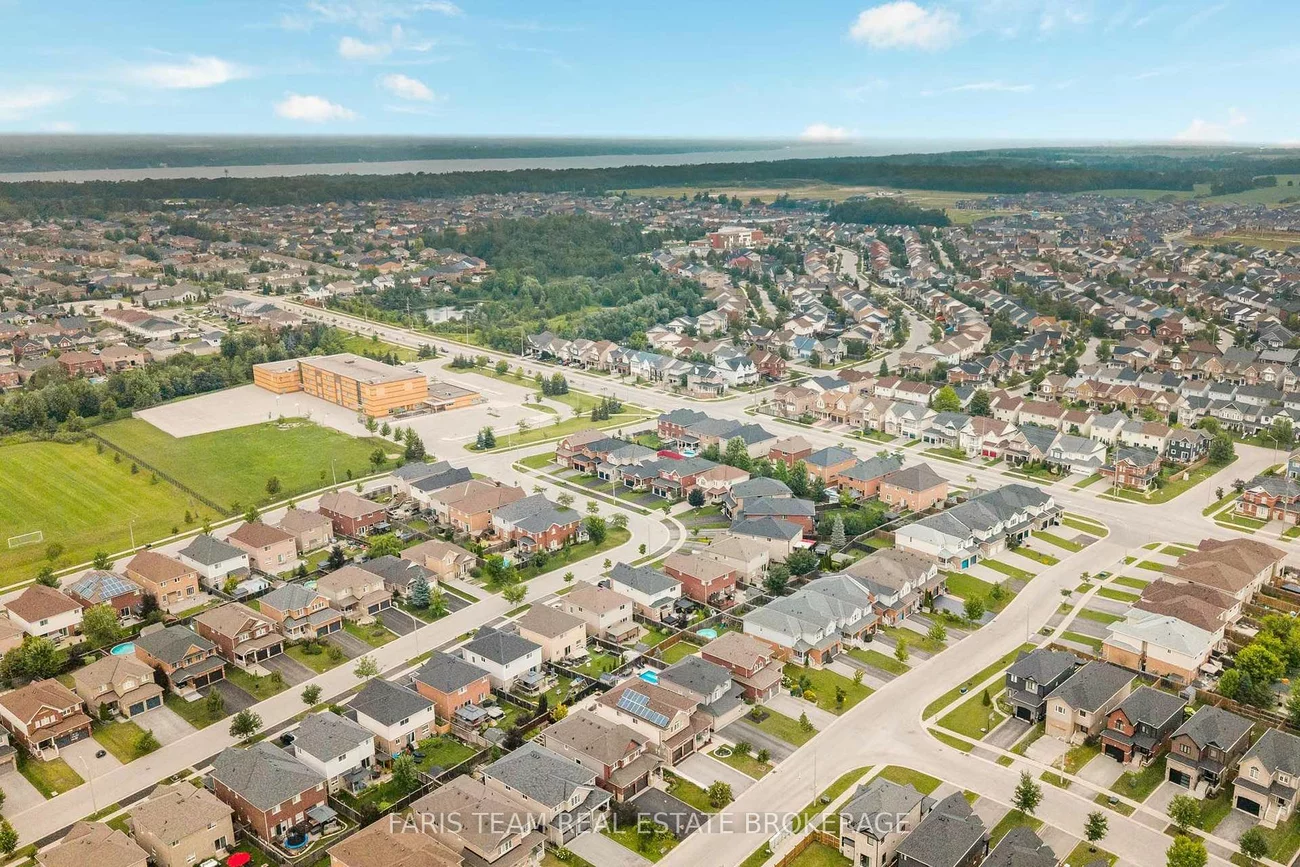 111, Monarchy, Innis-Shore, Barrie