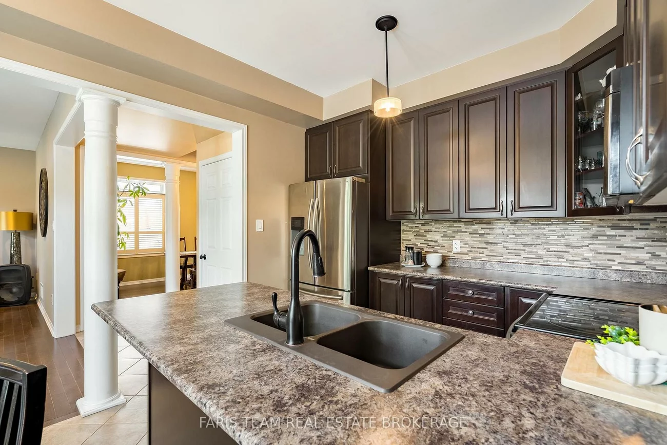 111, Monarchy, Innis-Shore, Barrie