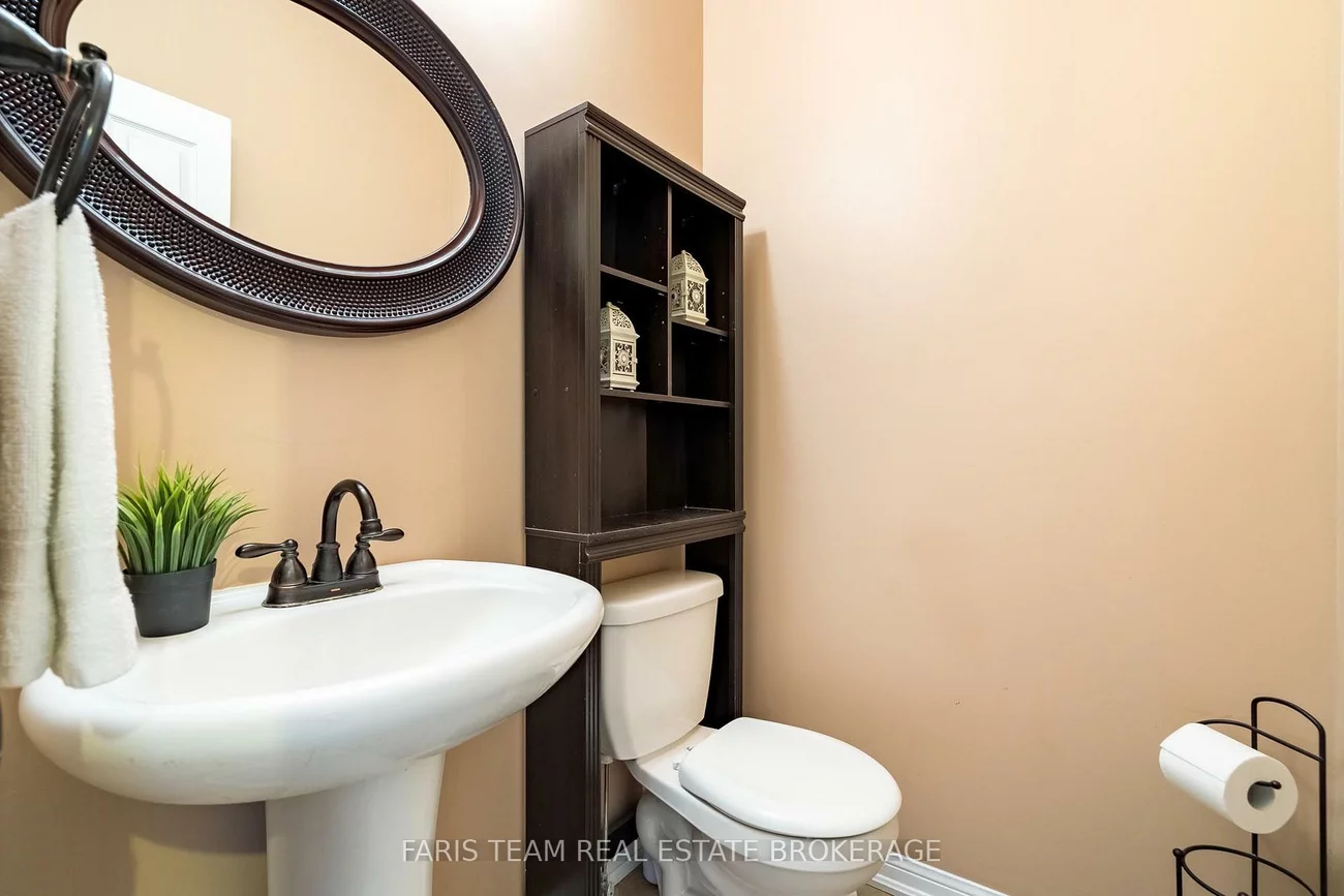 111, Monarchy, Innis-Shore, Barrie