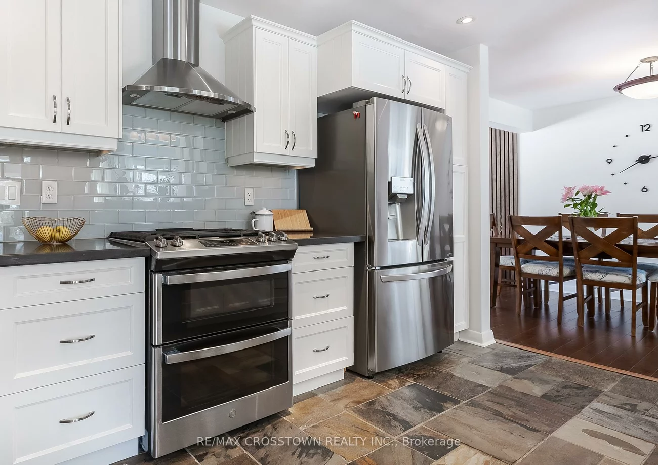 11, Castle, Sunnidale, Barrie