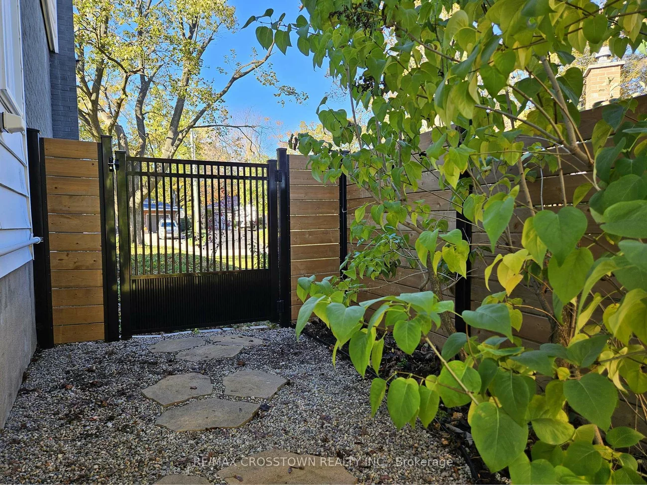 11, Castle, Sunnidale, Barrie