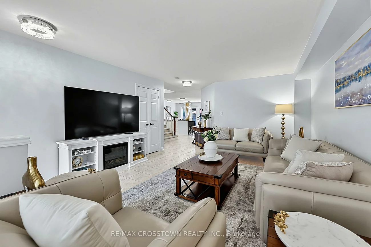 41, RUSSELL HILL, Painswick South, Barrie