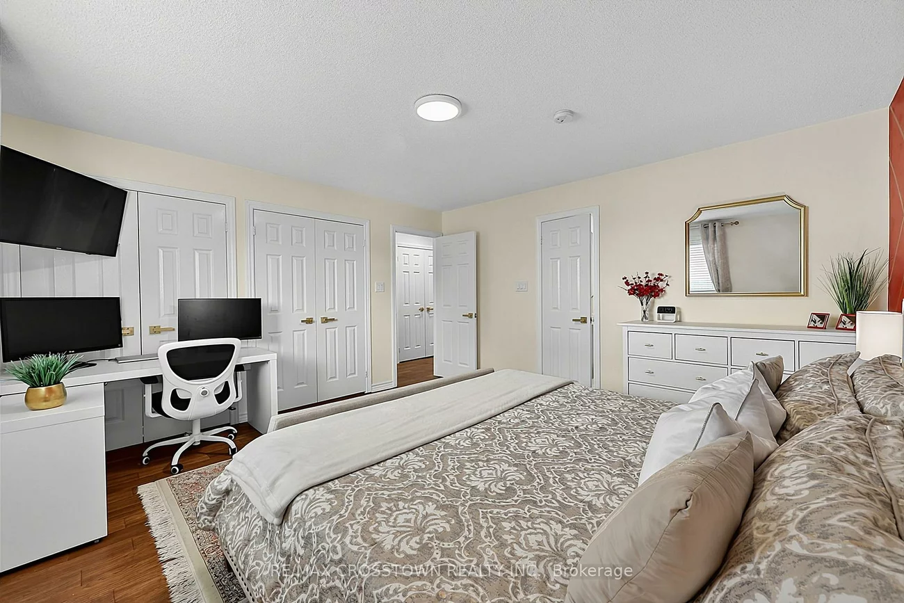 41, RUSSELL HILL, Painswick South, Barrie