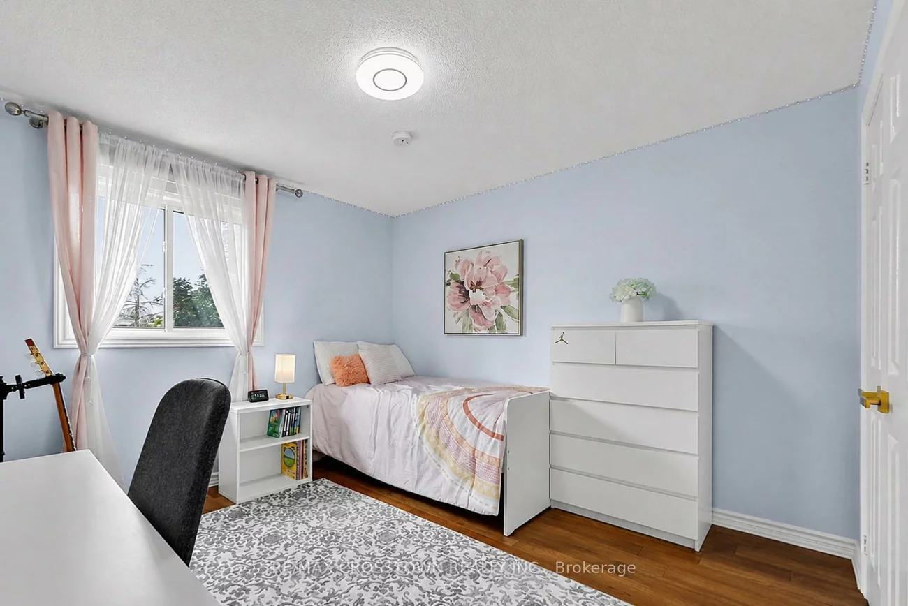 41, RUSSELL HILL, Painswick South, Barrie