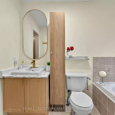 41, RUSSELL HILL, Painswick South, Barrie