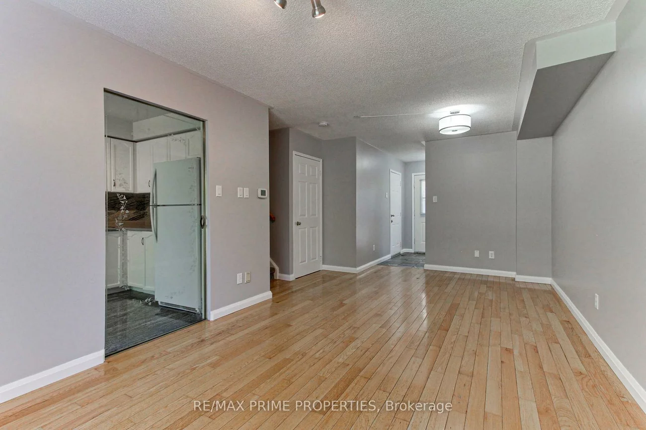 85, Lyfytt, West Bayfield, Barrie