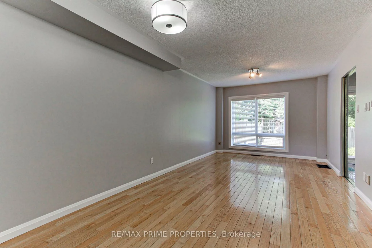 85, Lyfytt, West Bayfield, Barrie