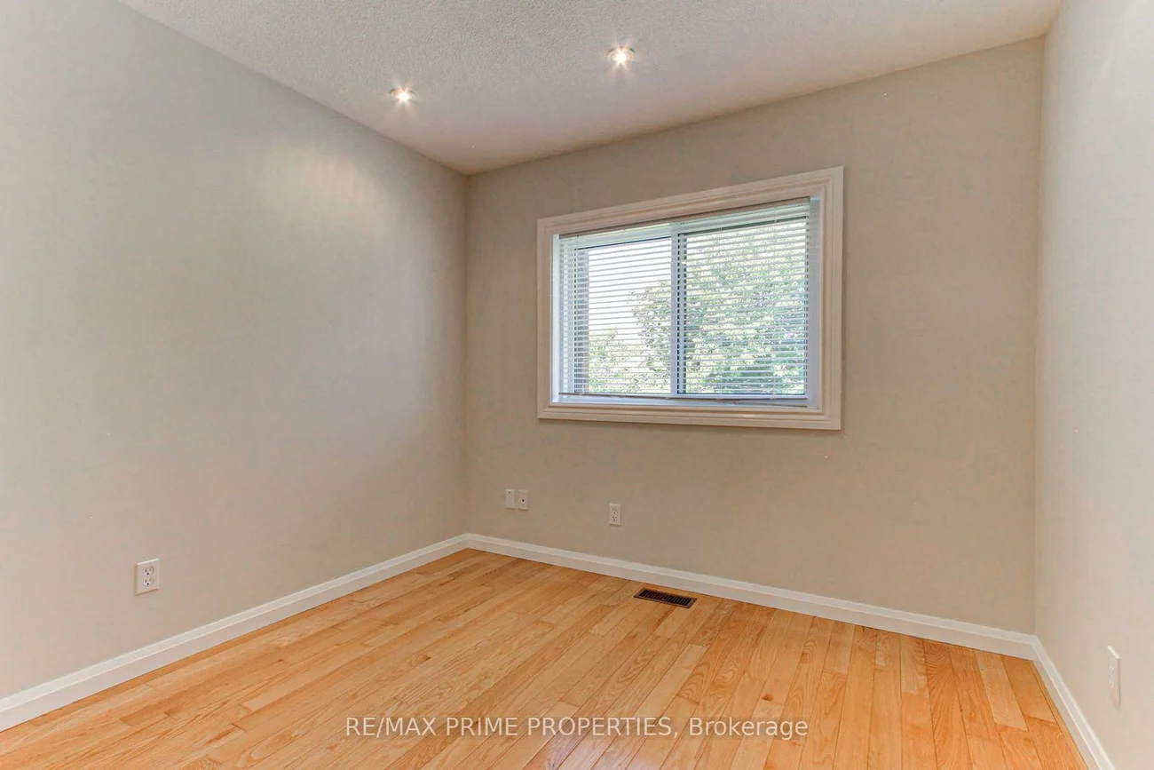 85, Lyfytt, West Bayfield, Barrie