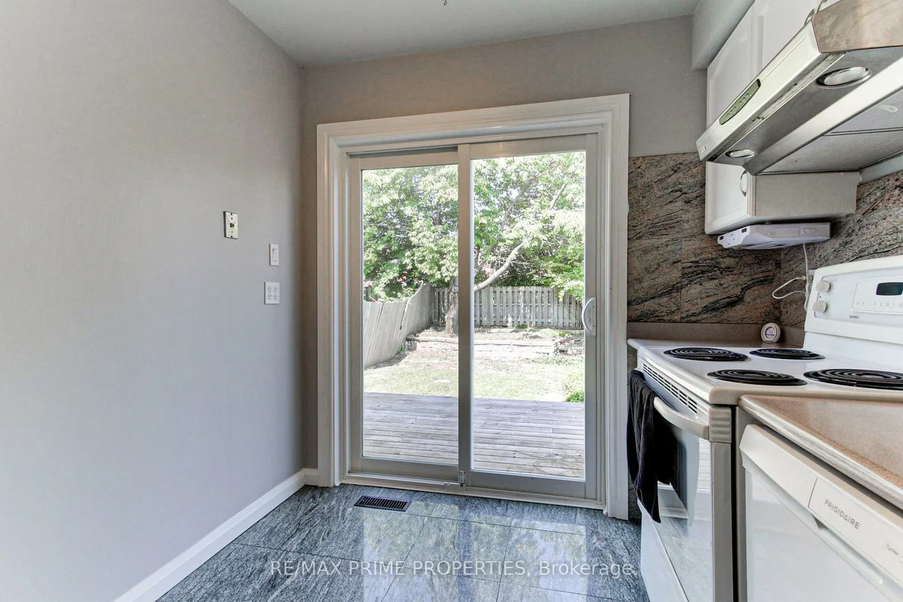 85, Lyfytt, West Bayfield, Barrie