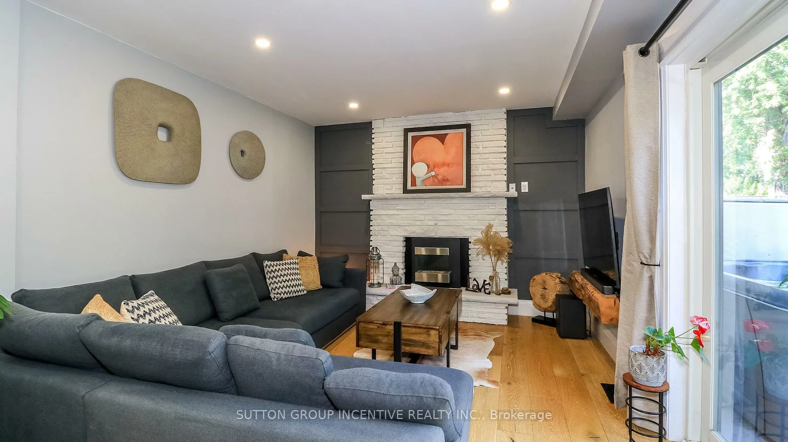 40, Varden, Codrington, Barrie