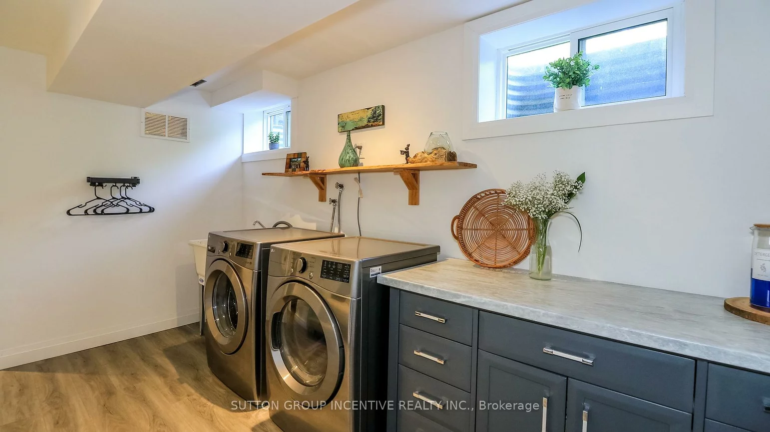 40, Varden, Codrington, Barrie