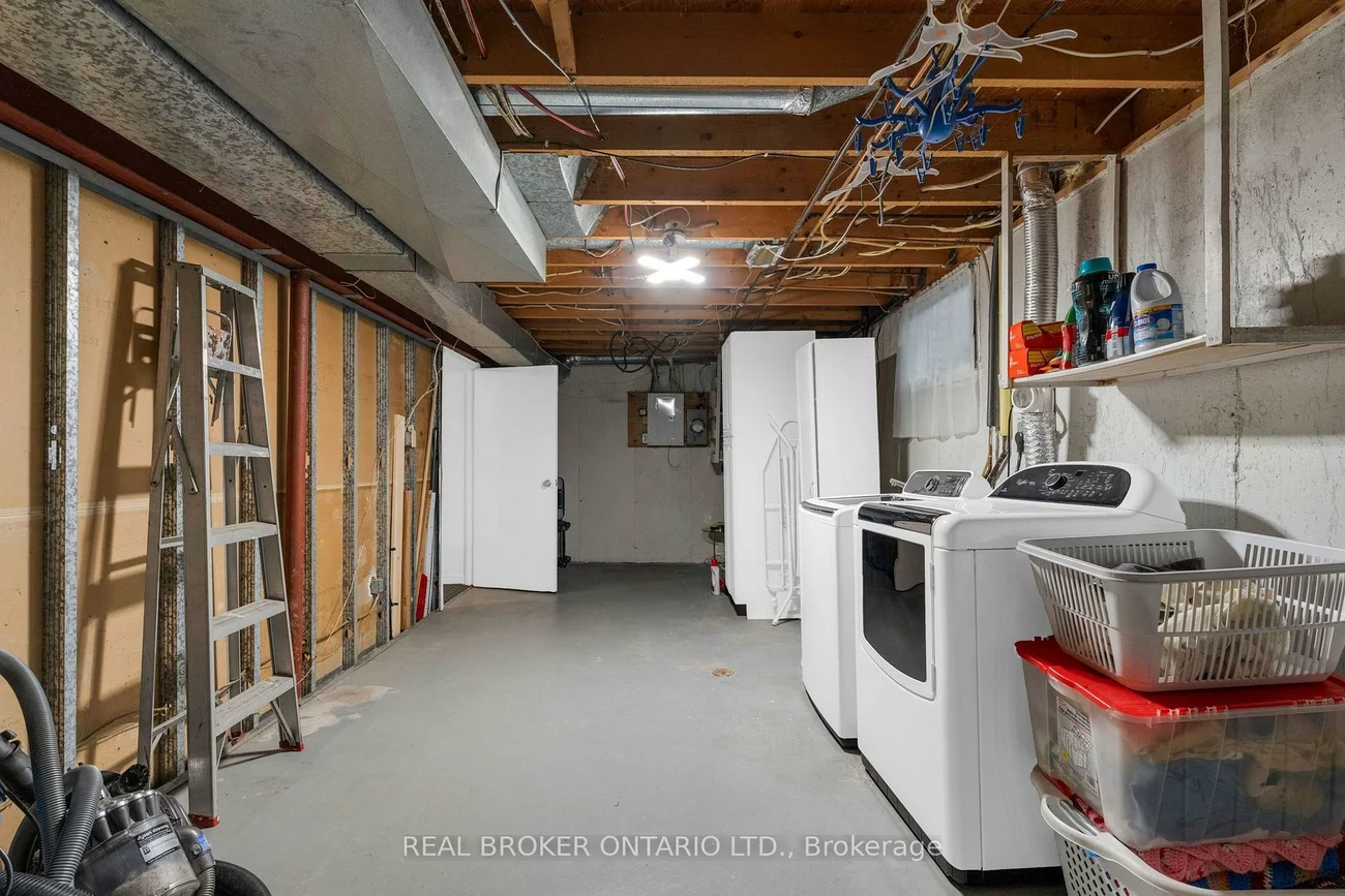 40, Farmingdale, Cundles East, Barrie