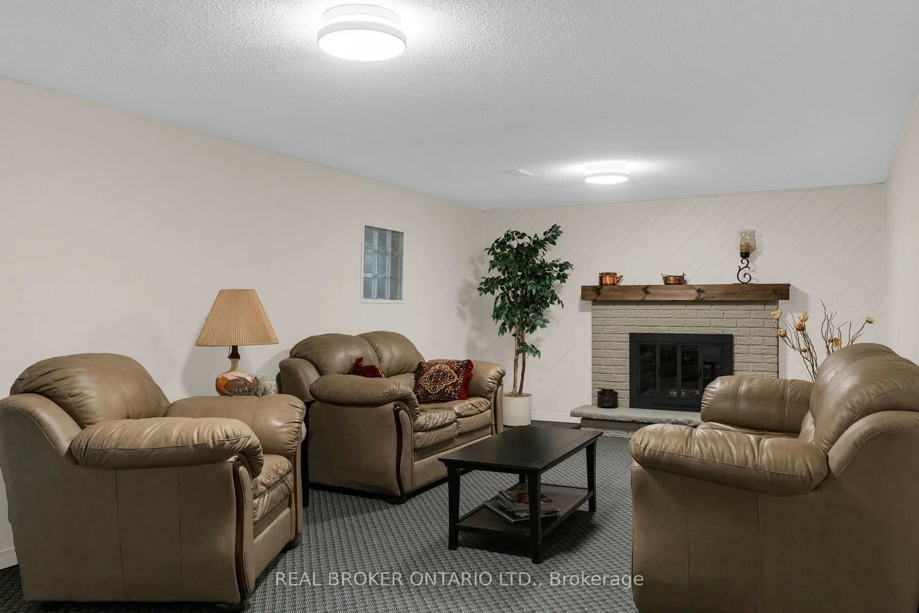 40, Farmingdale, Cundles East, Barrie