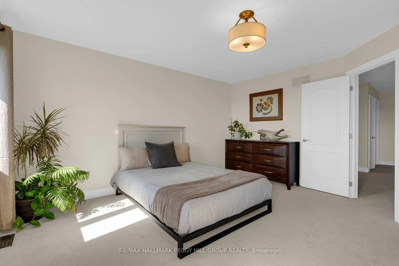 137, Jewel House, Innis-Shore, Barrie