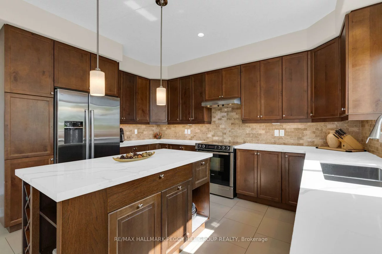 137, Jewel House, Innis-Shore, Barrie