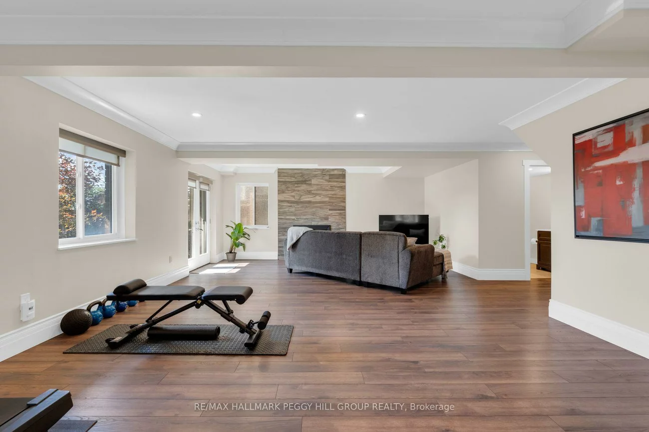 137, Jewel House, Innis-Shore, Barrie