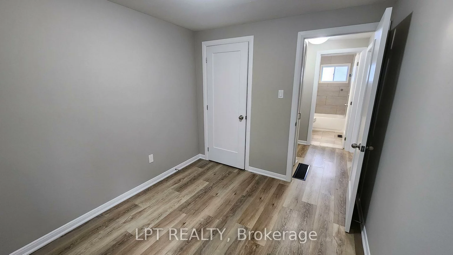 38, Chaucer, Letitia Heights, Barrie
