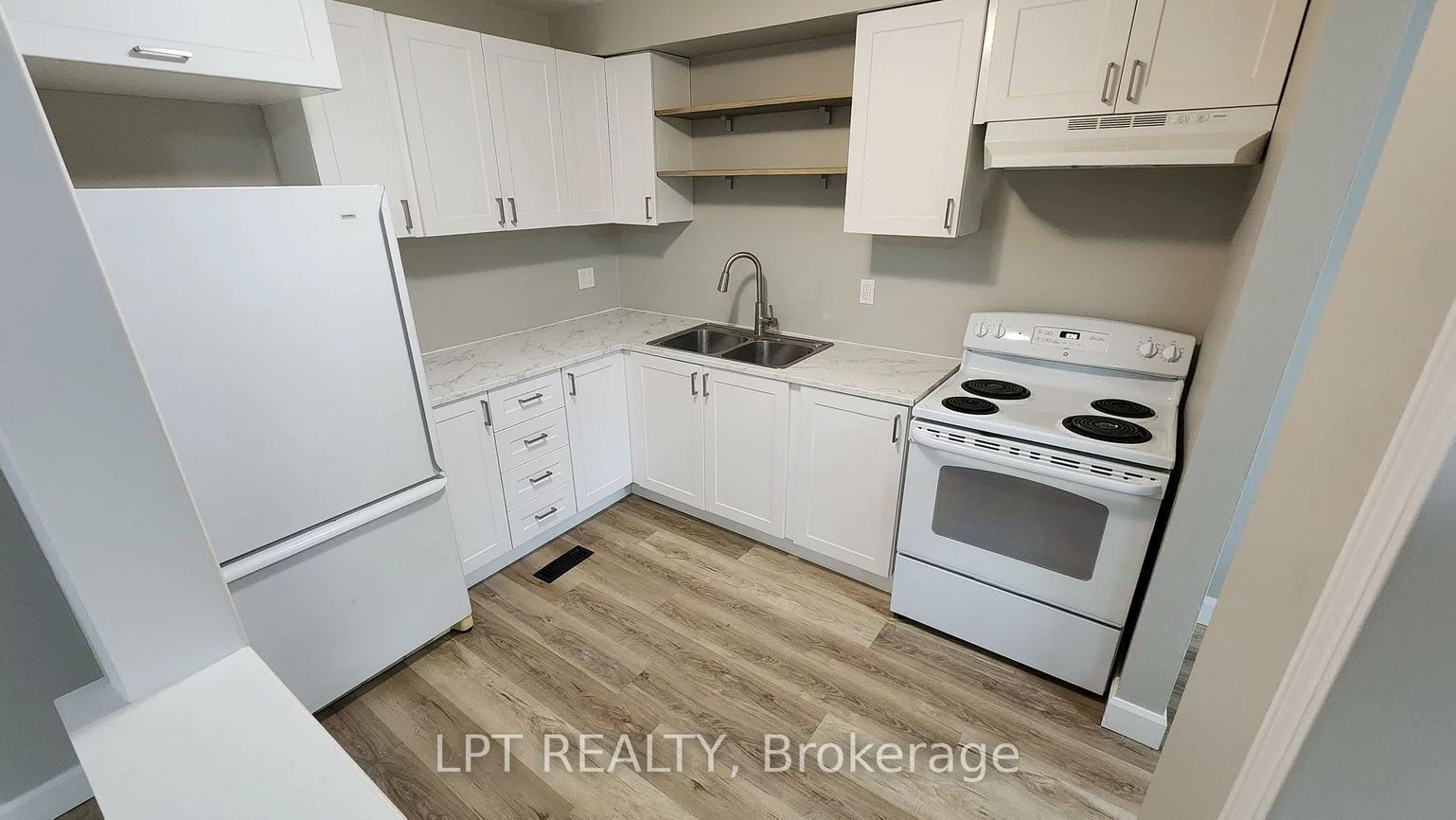 38, Chaucer, Letitia Heights, Barrie