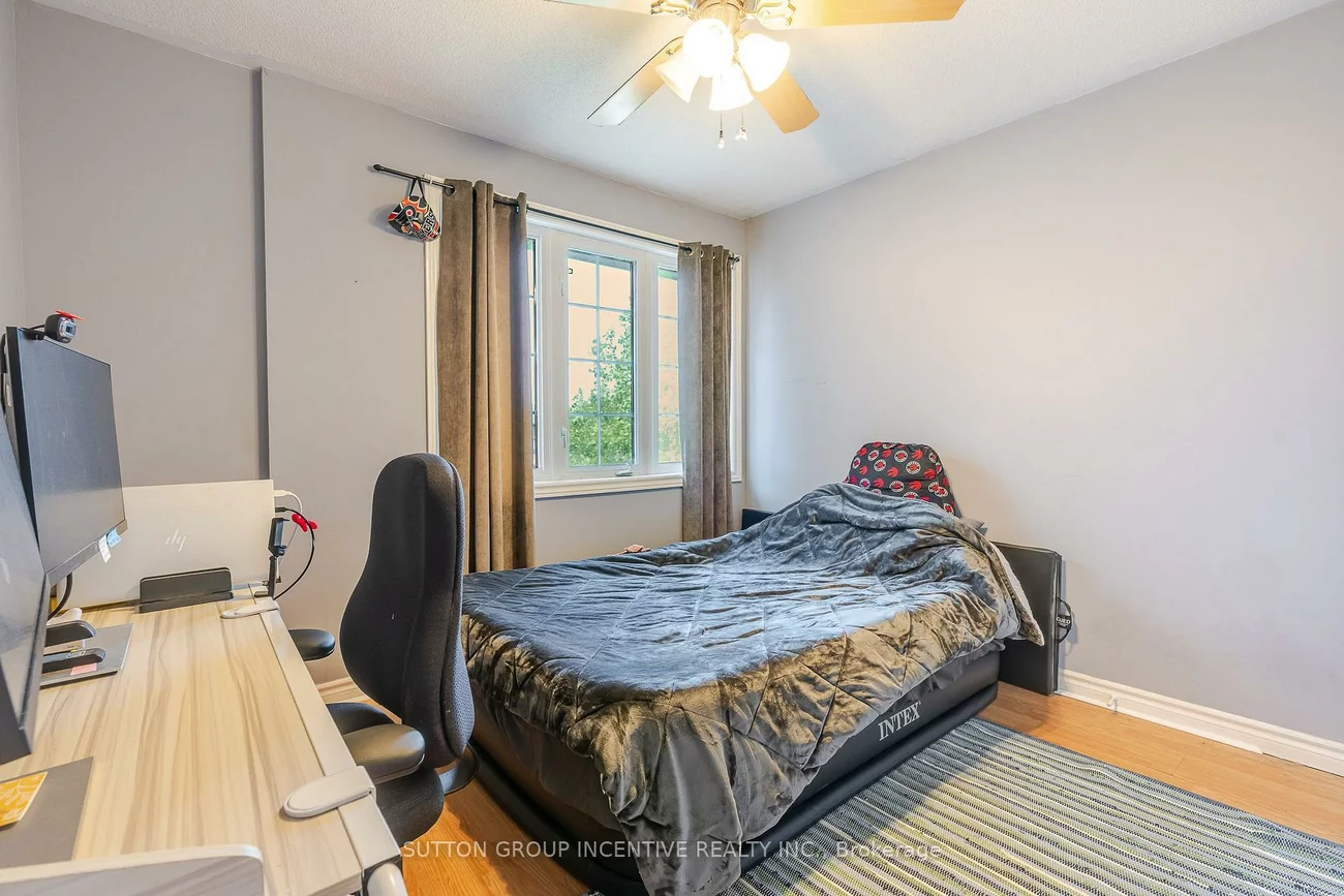 17, Shaina, Painswick South, Barrie
