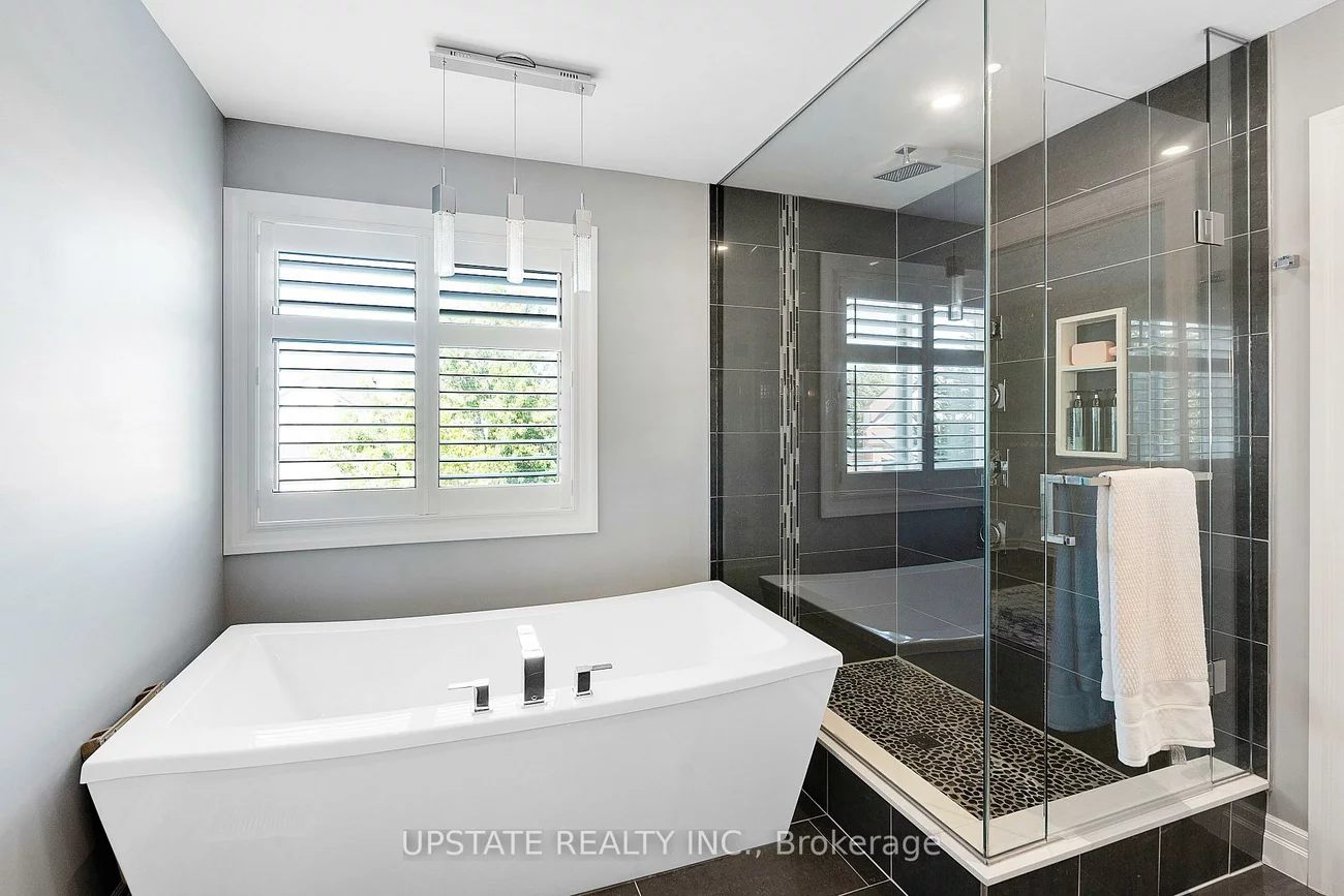 11, Kensington, Innis-Shore, Barrie