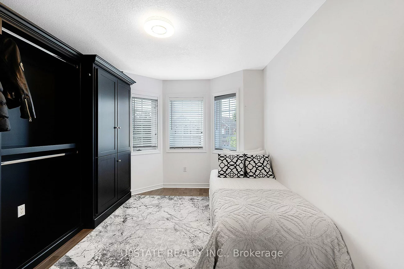 11, Kensington, Innis-Shore, Barrie