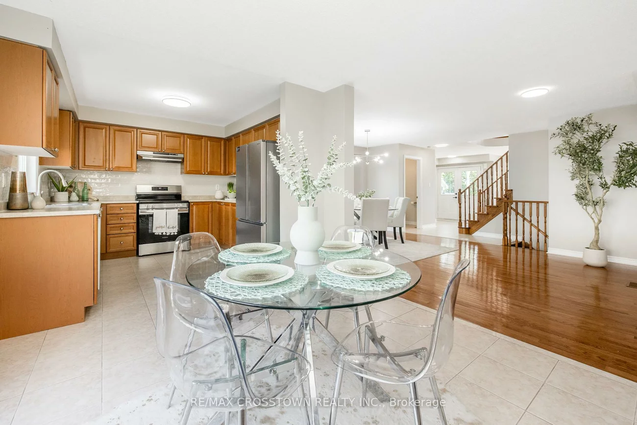 22, Maple Crown, Innis-Shore, Barrie
