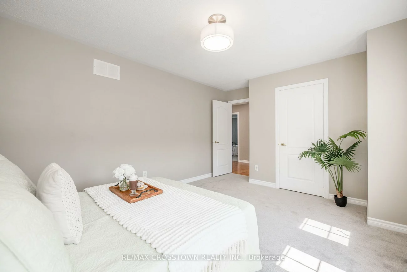 22, Maple Crown, Innis-Shore, Barrie