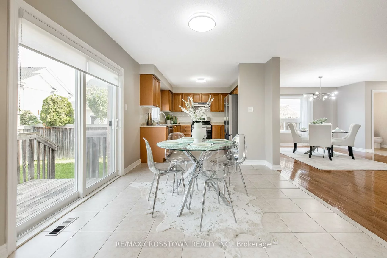 22, Maple Crown, Innis-Shore, Barrie