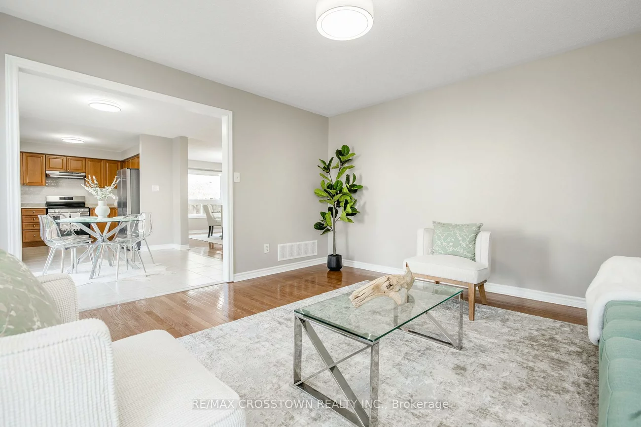22, Maple Crown, Innis-Shore, Barrie