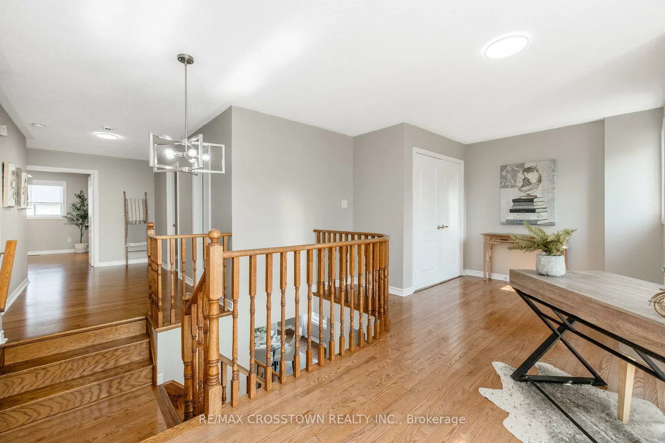 22, Maple Crown, Innis-Shore, Barrie